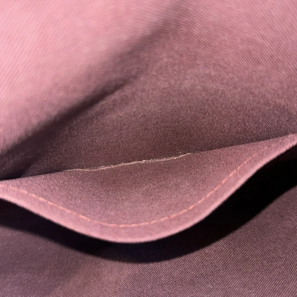 Louis Vuitton • Monogram Favorite MM - Picture 8 of 10